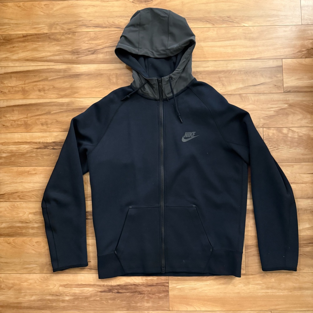 Men’s Nike Jacket with Hood